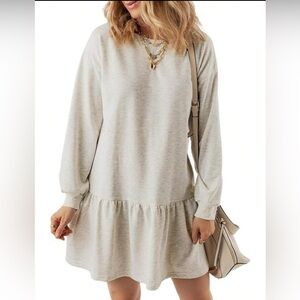 181. NWOT! Unbranded Light Gray Casual Long Sleeve Sweatshirt Mini Dress / Tunic